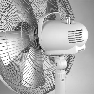8713415384703 Vento 16 table fan with oscillating mode